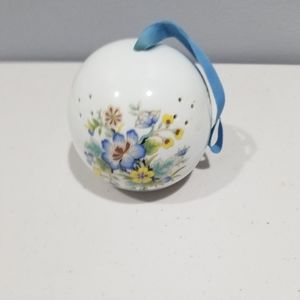 Vintage Popuri Holder